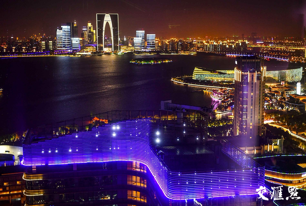 苏州金鸡湖夜景。 图片