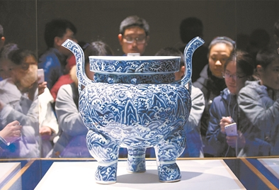 20日，南京市民来到南京博物院参观，过一个有意义的“雅年”。 王 新摄 视觉江苏网供图