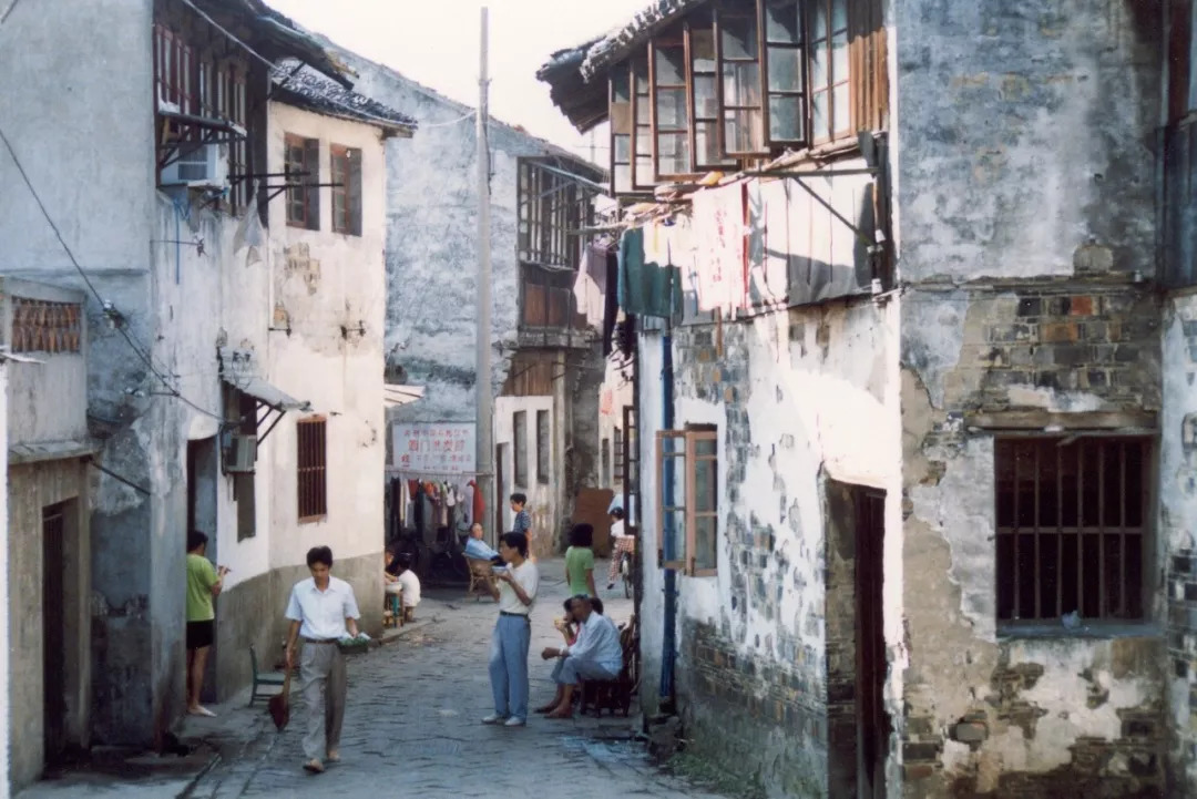 1990年代的苏州阊门吊桥街景