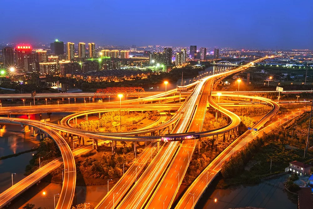 江苏高速公路。 供图：视觉江苏网