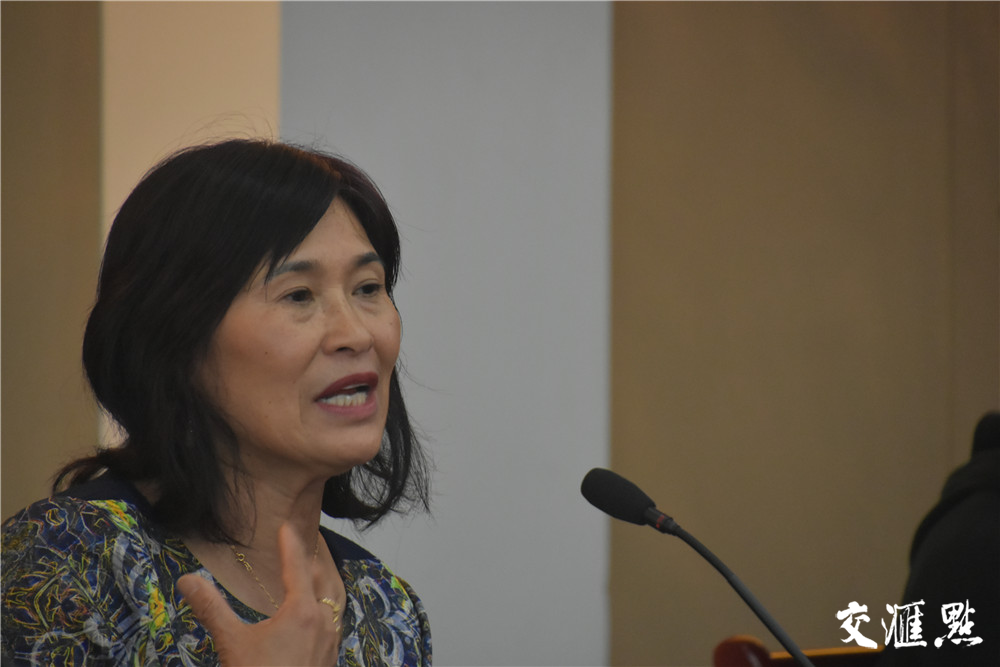 栾菊杰分享她的奋斗经历。