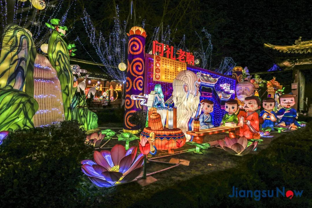 秦淮灯彩甲天下。2019年夫子庙灯会已于1月28日亮灯。（视觉中国）