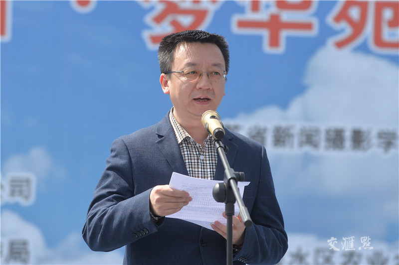 新华日报副总编辑,中国江苏网董事长,总编辑陆峰