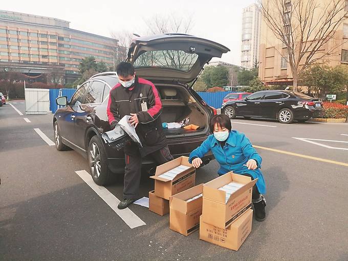 国庆中秋喜相逢 小家大国同心圆！国与家同欢庆迸发温暖厚重的家国情怀