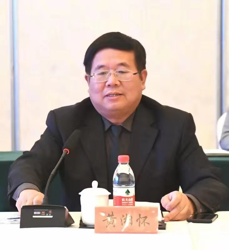江苏 镇江 关注镇江 > 正文 扬中市委书记张德军在讲话中说,除西交大