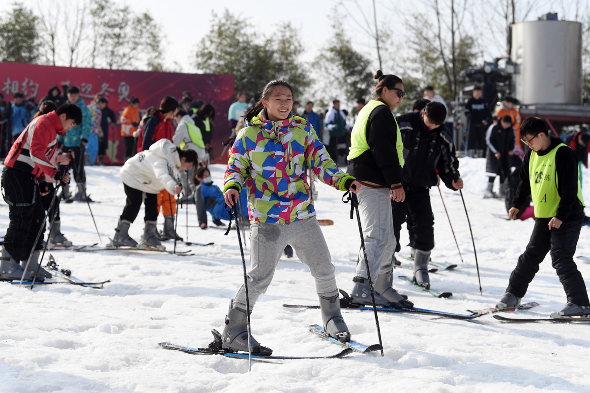 盐城阜宁金沙湖冰雪场,徐州督公山滑雪场,淮安盱眙铁山寺滑雪场…在