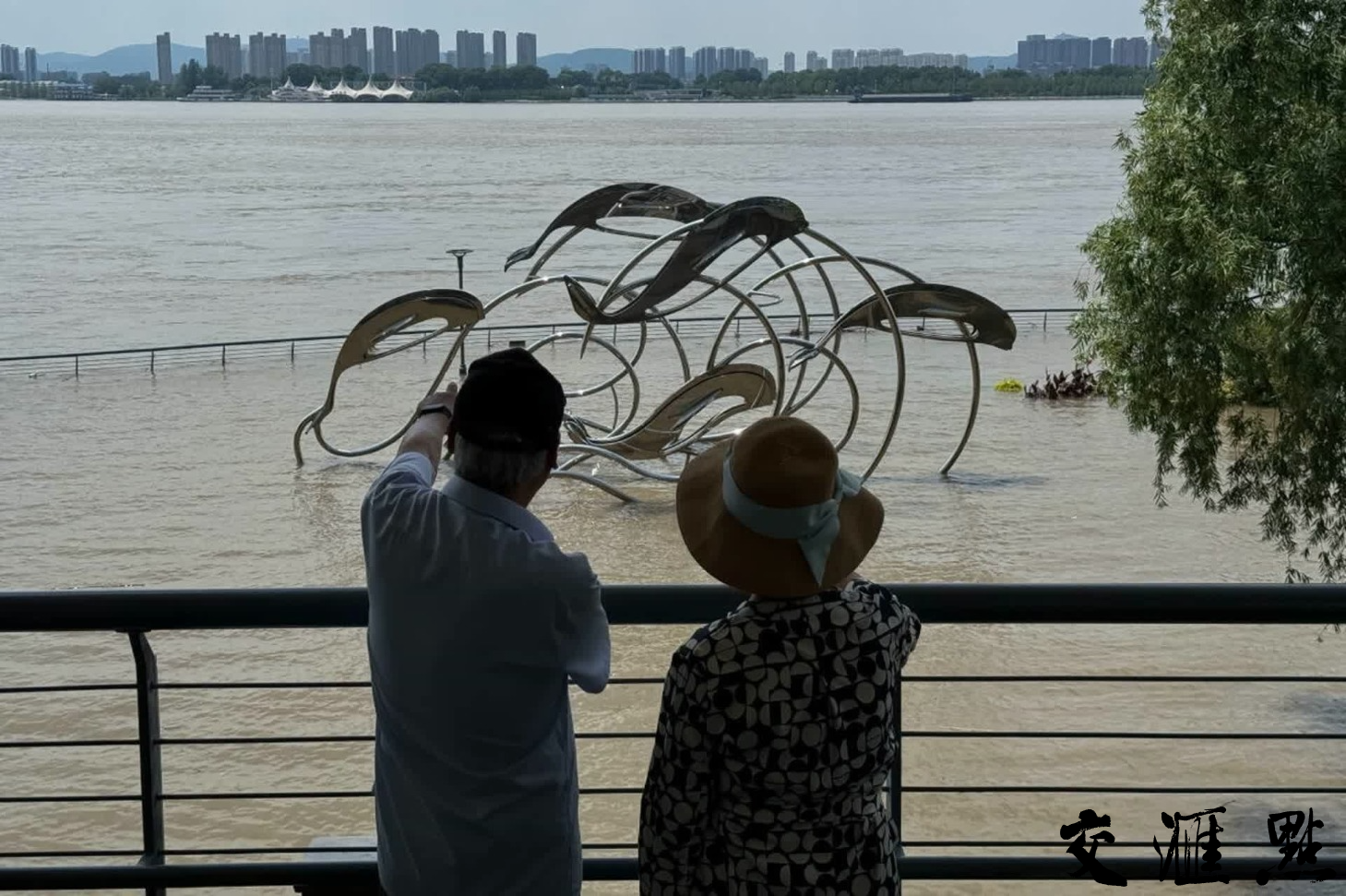 长江南京段持续维持高水位段。