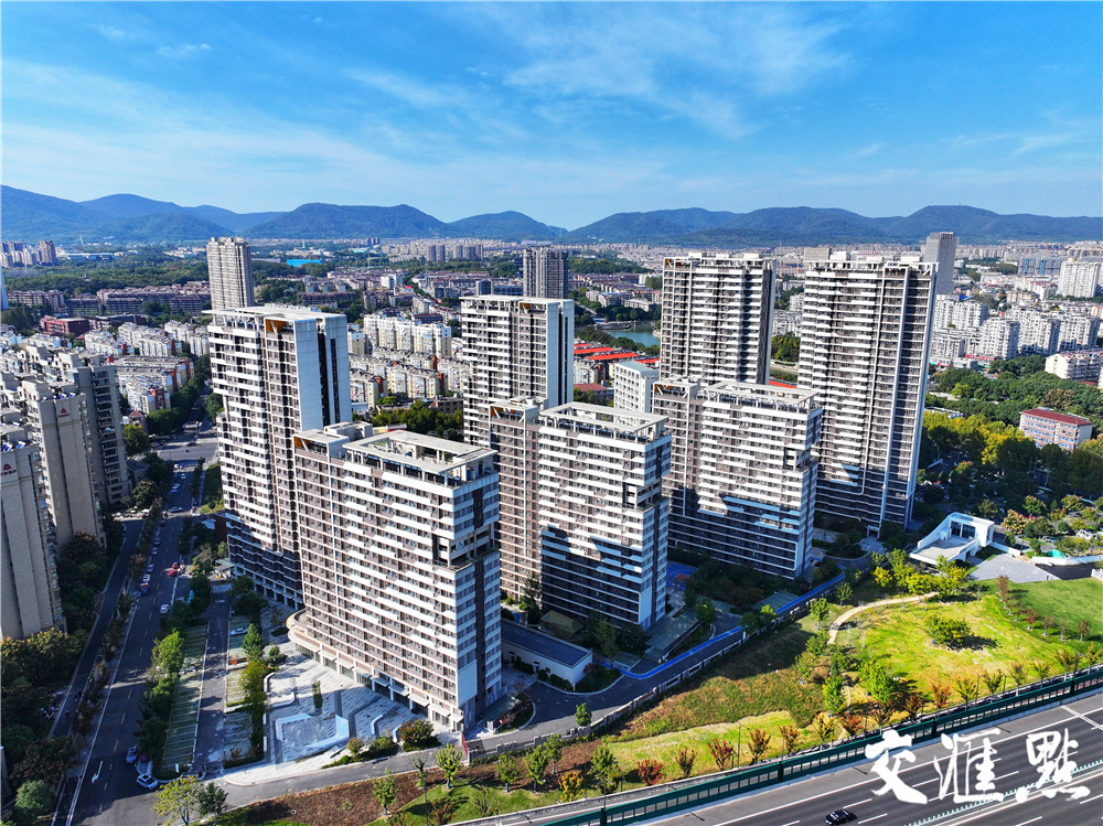 “国企房东”“拎包入住”……近日,南京市浦口区首个租赁住房项目其家苑租赁住房项目正式投入使用。新华日报·交汇点记者 赵亚玲摄