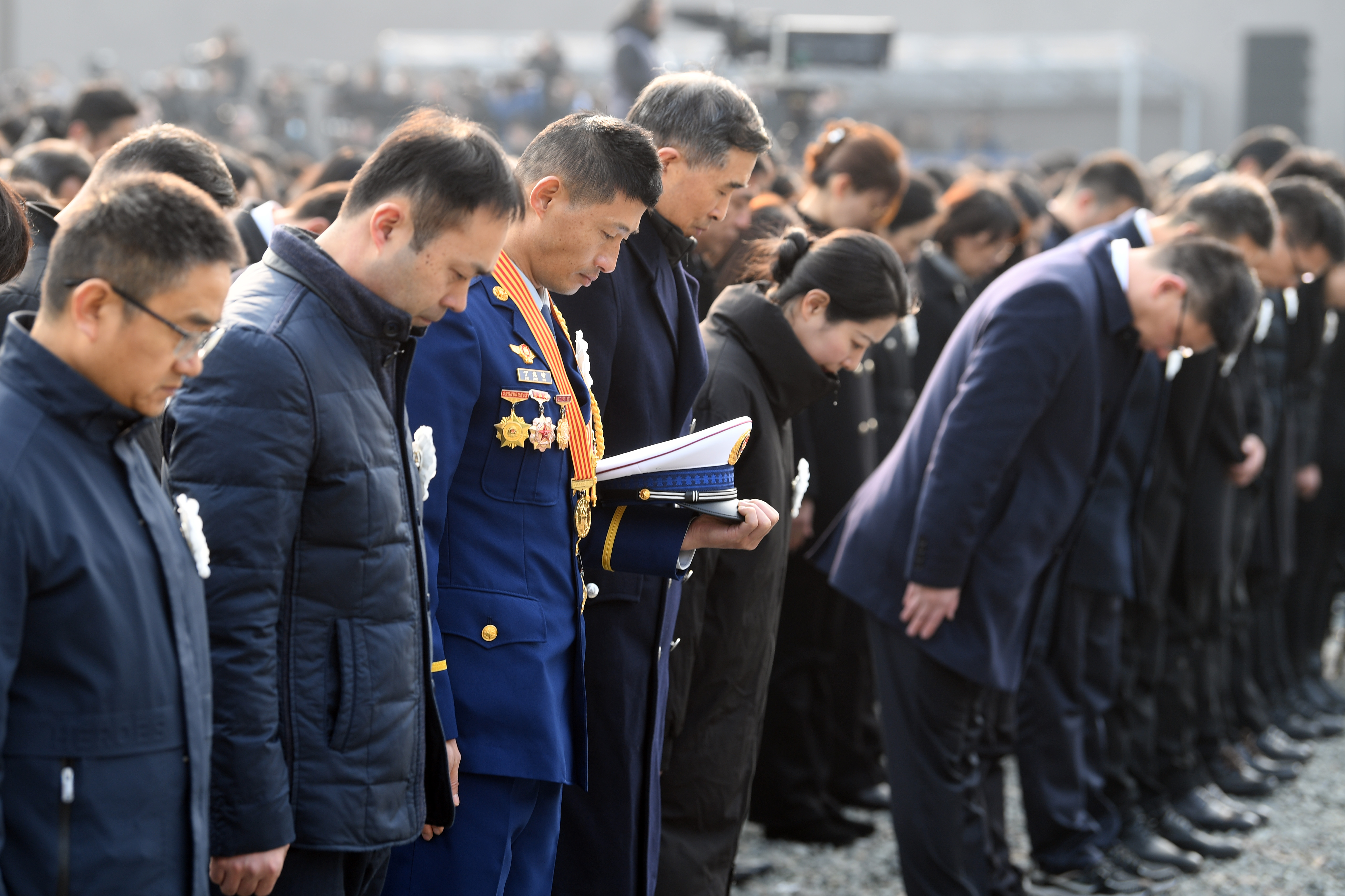 12月13日上午十时,南京大屠杀死难者国家公祭仪式在侵华日军南京大屠杀遇难同胞纪念馆举行。