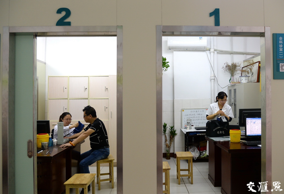 不平凡的平凡人——社区医生杨凌 居民身边的"120"