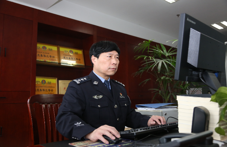 最美警察|吴洵仁:把"作风"刻进了芳华