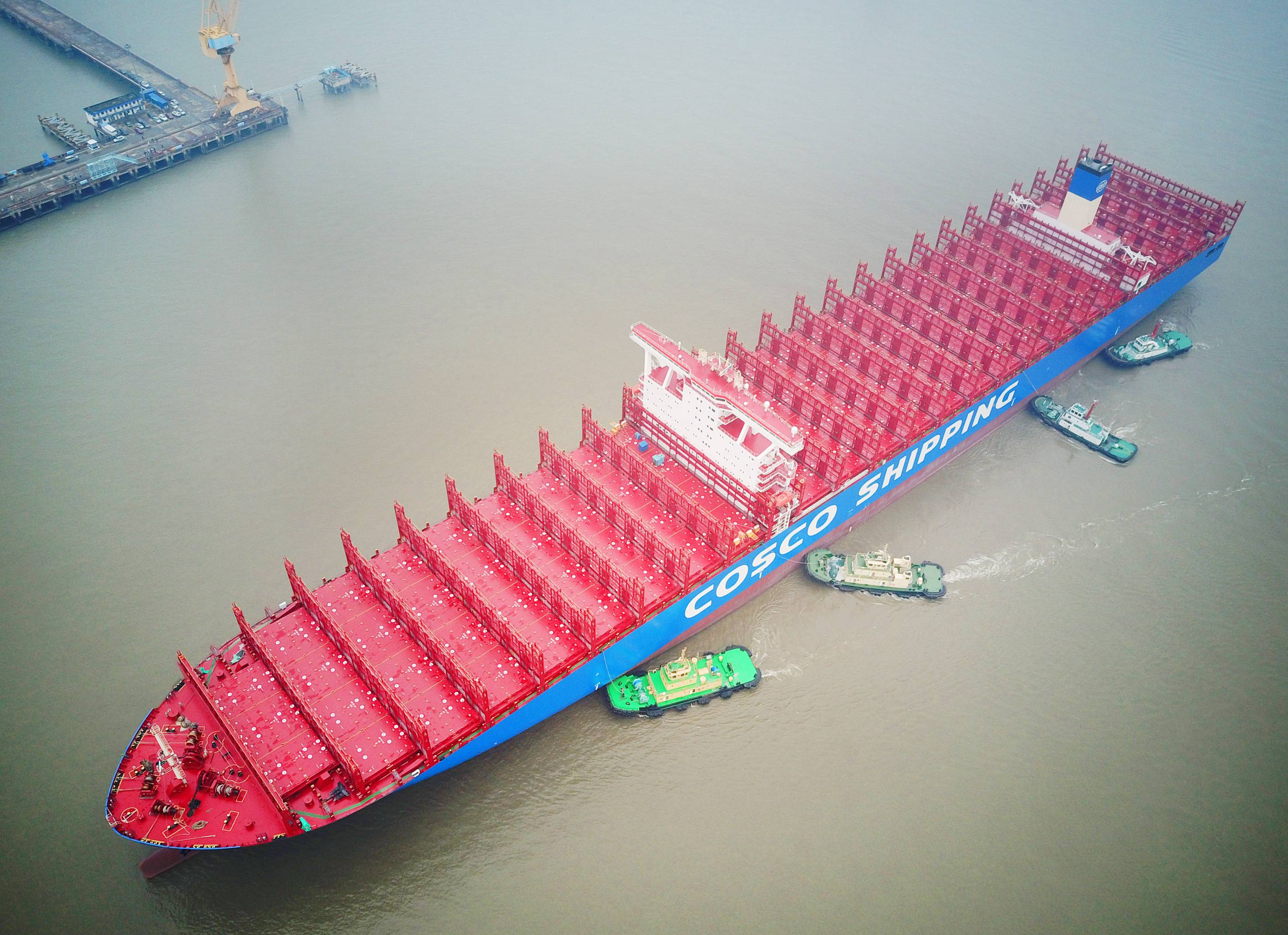 标注中国制造新高度 两万标箱级超大集装箱船入列中海集运