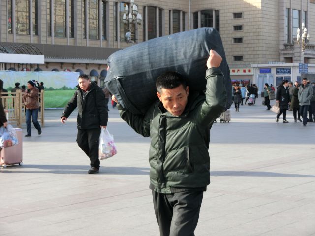 泪目!为什么过年要回家?听中国人怎么说