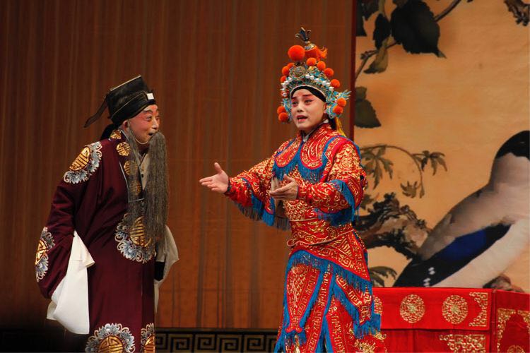 路遥知马力(草木人/摄)