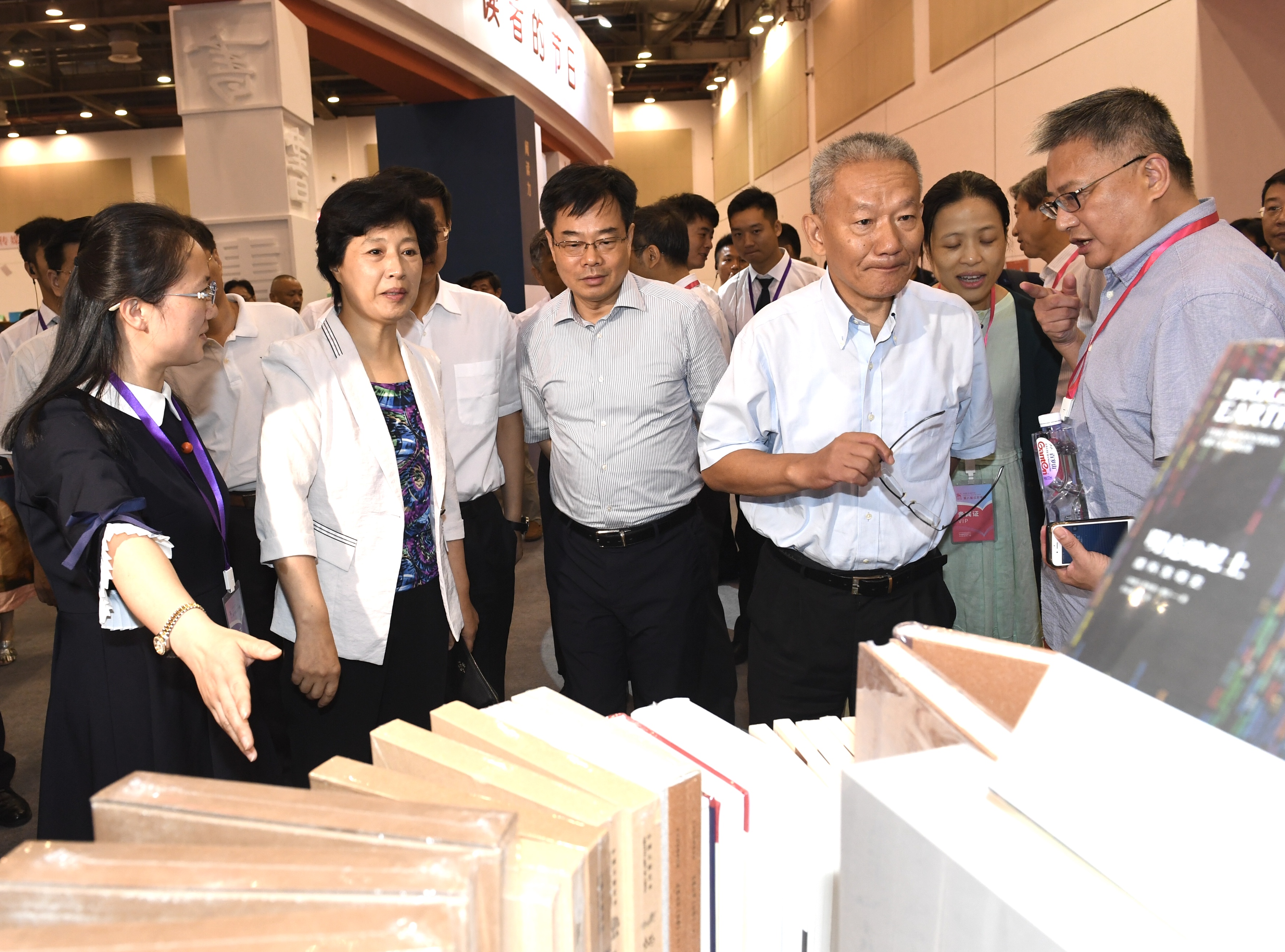 第八届江苏书展在苏州开幕 书香江苏形象大使,最美书店同步揭晓