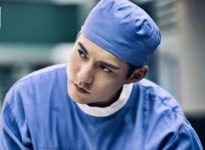 半夜解剖到一半停电了……比电影《秦明·生死语者》更真实的盐城法医故事!_我苏网
