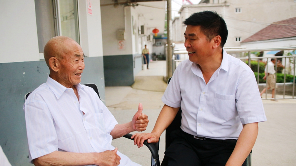 最美奋斗者 | 李银江: 敬老已超越血缘和职责