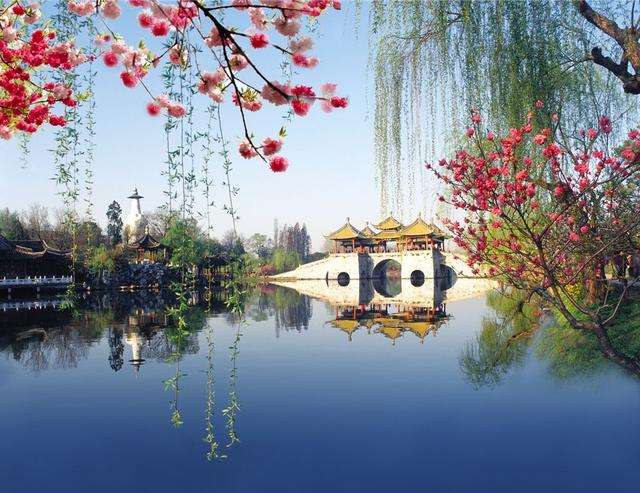 李白在武汉写的“烟花三月下扬州”，千百年来让无数人神往春天的扬州美景