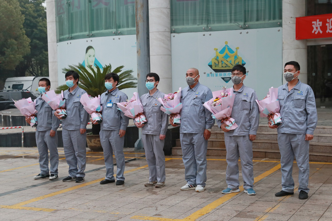 徐州援鄂医疗废弃物处置团队7名逆行勇士。徐州市生态环境局供图