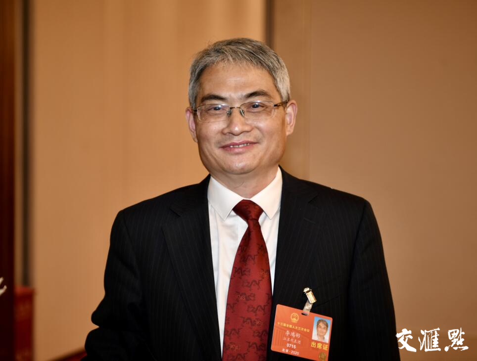 全国人大代表,南京外国语学校教学处副主任李鸿彬