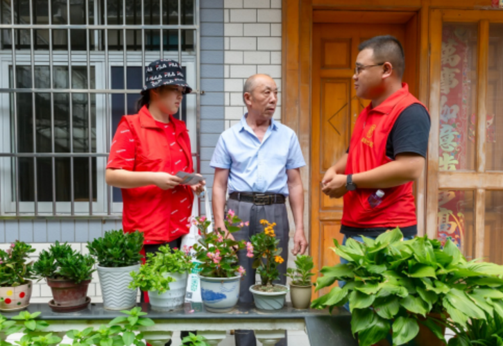 “先锋枢纽”紧密联系群众