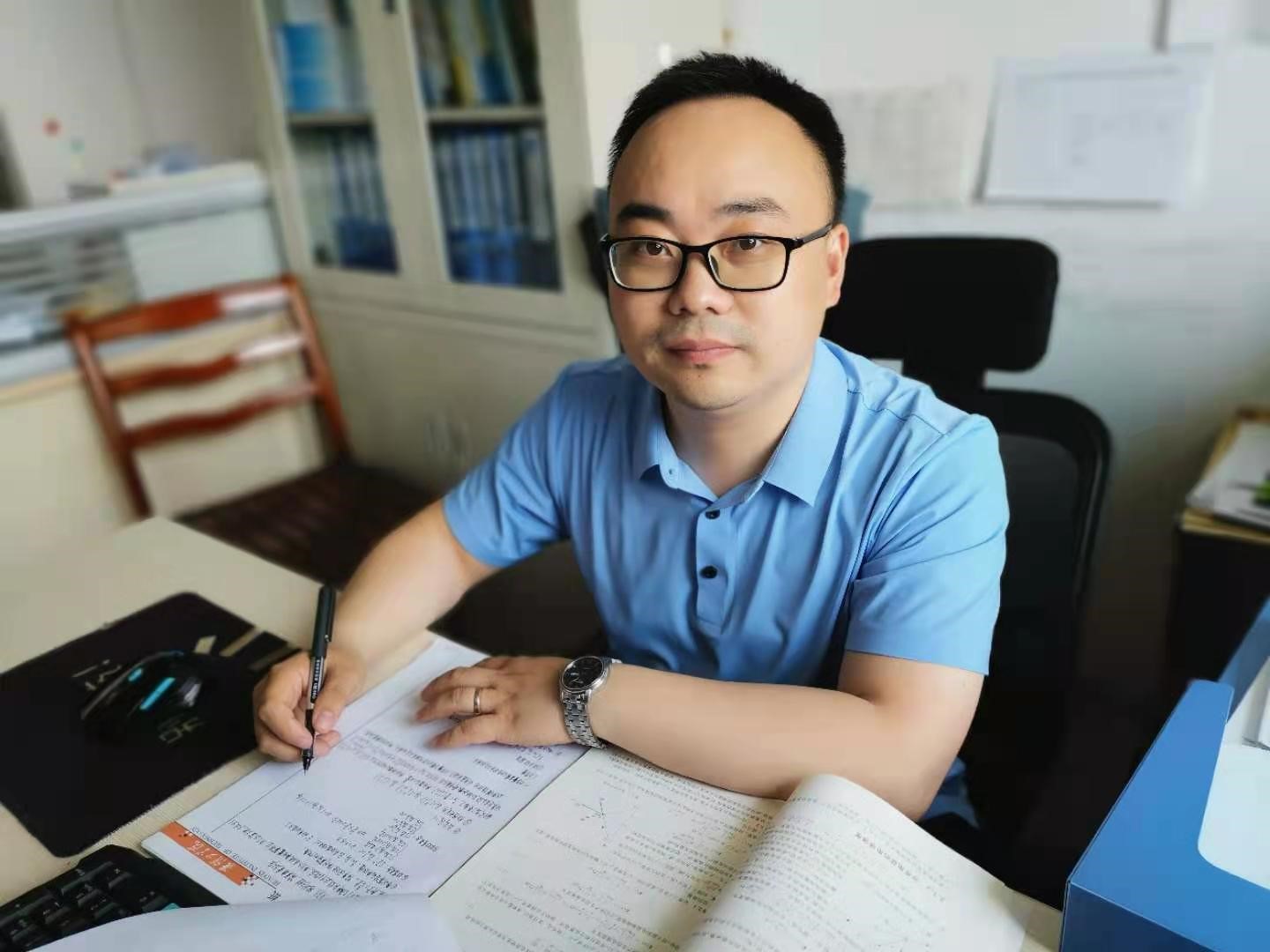 交汇点丨淮阴工学院青年教师蒋青松深耕教育沃土的光电人