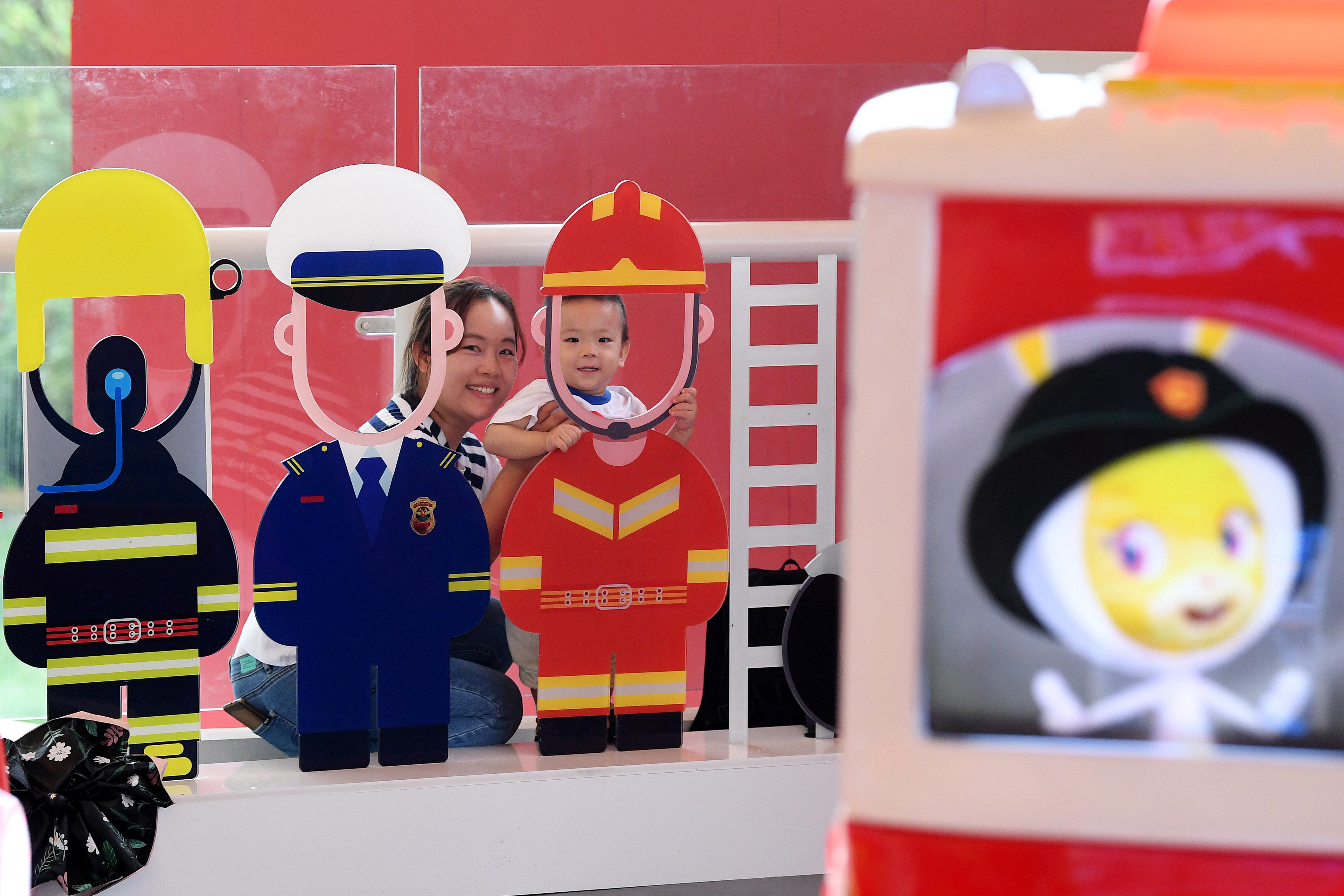 新型消防知识学习绿博园消防主题公园二期互动体验馆开馆