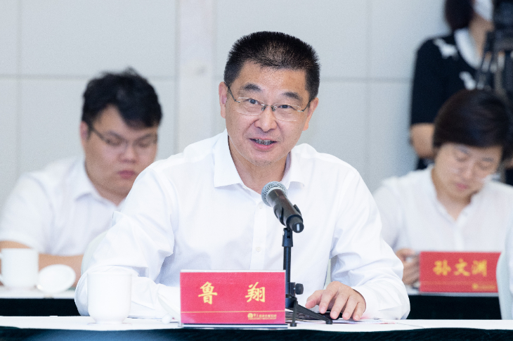 南京医科大学附属逸夫医院党委书记、老年医学科主任鲁翔