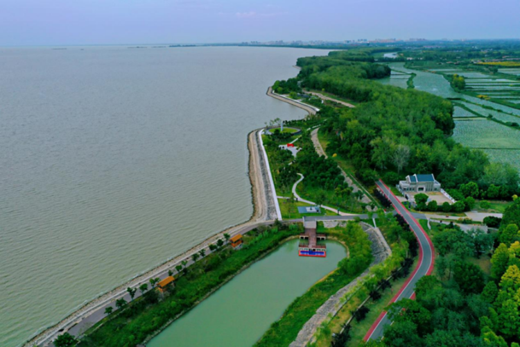新时代新征程新伟业工业强区和旅游富民双轮驱动淮安市洪泽区精细雕琢
