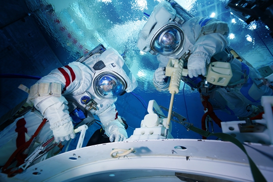 3��29�գ����������𺣳���ˮ��ѵ��������ͼƬ�����첿����