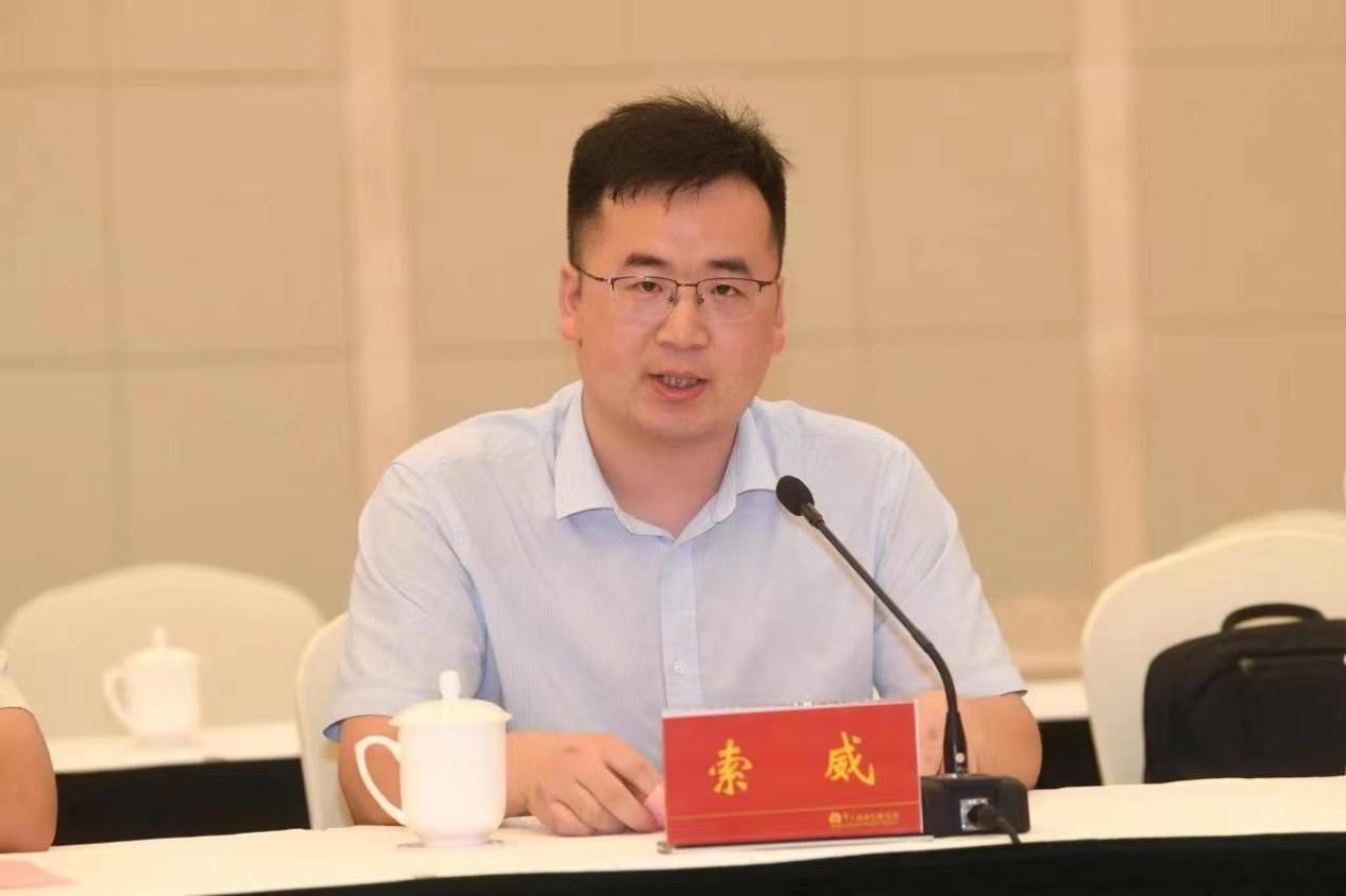 在现代快报参加培训的邳州市融媒体中心学员代表索威作交流发言