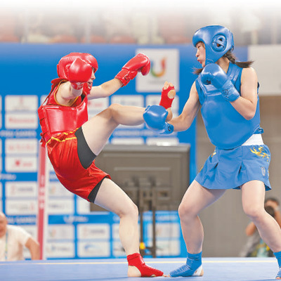 3�գ��й�������ѡ����־�ڣ��ң�������ɢ��Ů��60���Ｖ�����С� ���� ��������