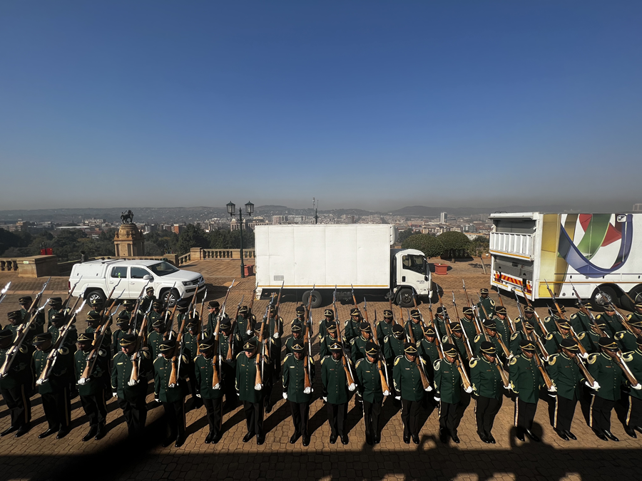 ��ӭ��ʽ��ʼǰ�������ж���װ���Ϸ����̶ӡ�