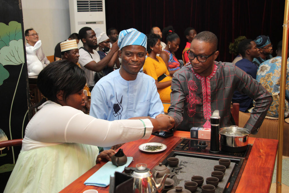 �����ڱ�������Ŭ�����й��Ļ����ġ�������¡��ż������ൺ�����Ļ��������Ʒ�衣