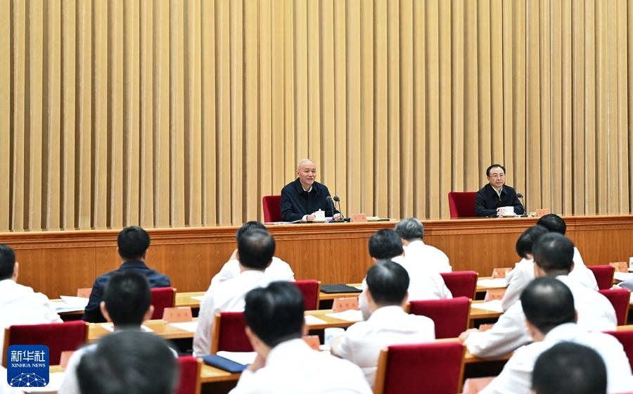 9月13日至14日,全国党委和政府秘书长会议在北京召开。中共中央政治局常委、中央办公厅主任蔡奇出席会议,传达习近平重要指示并讲话。新华社记者 燕雁 摄 9月13日至14日,全国党委和政府秘书长会议在北京召开。中共中央政治局常委、中央办公厅主任蔡奇出席会议,传达习近平重要指示并讲话。新华社记者 燕雁 摄