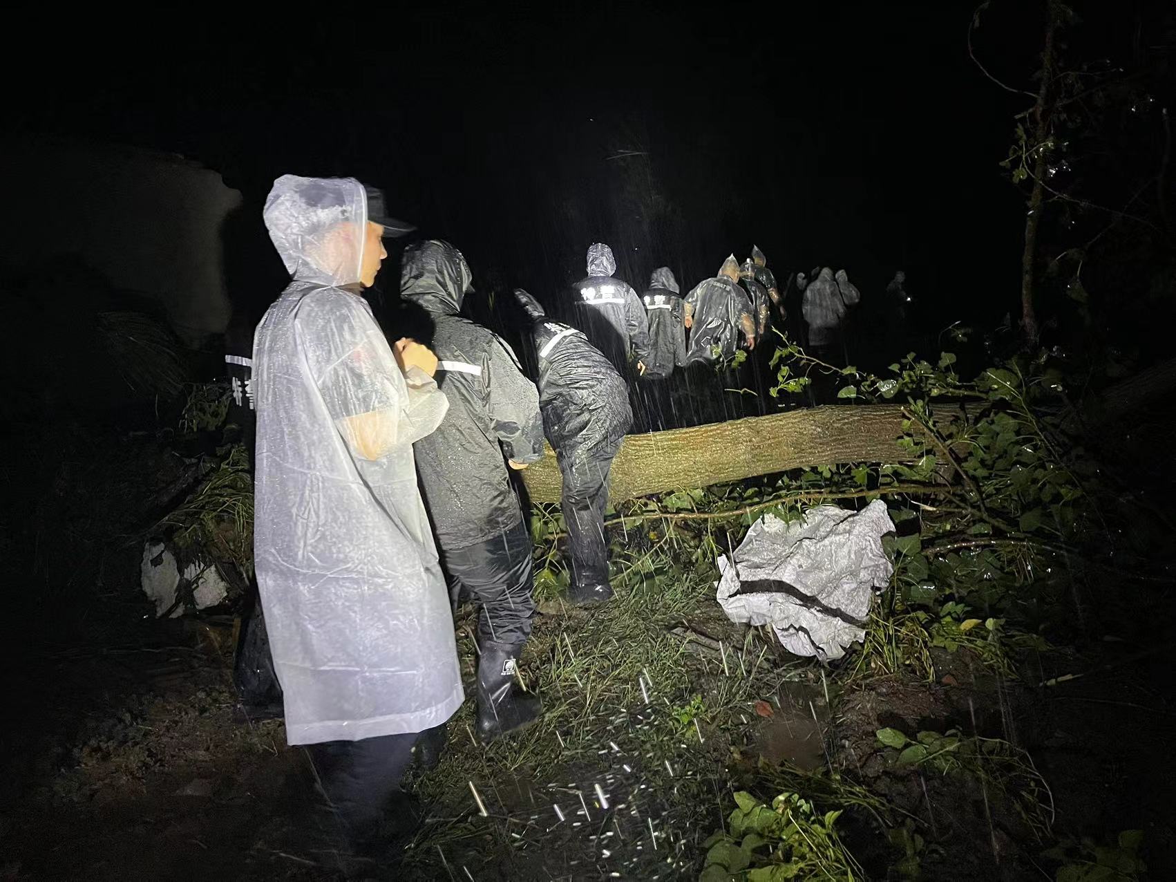 宿迁全力以赴做好龙卷风灾后重建 妥善救治安置受灾群众 - 盐城新闻网