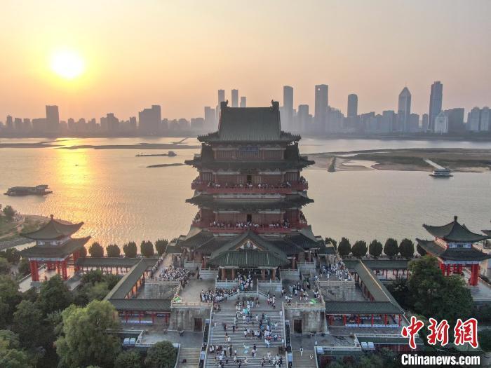 ‍‍‍‍ͼΪ��������ʱ�ֵ������󣬷羰׳�����ڶ��ο��������������档������ ��‍‍‍‍