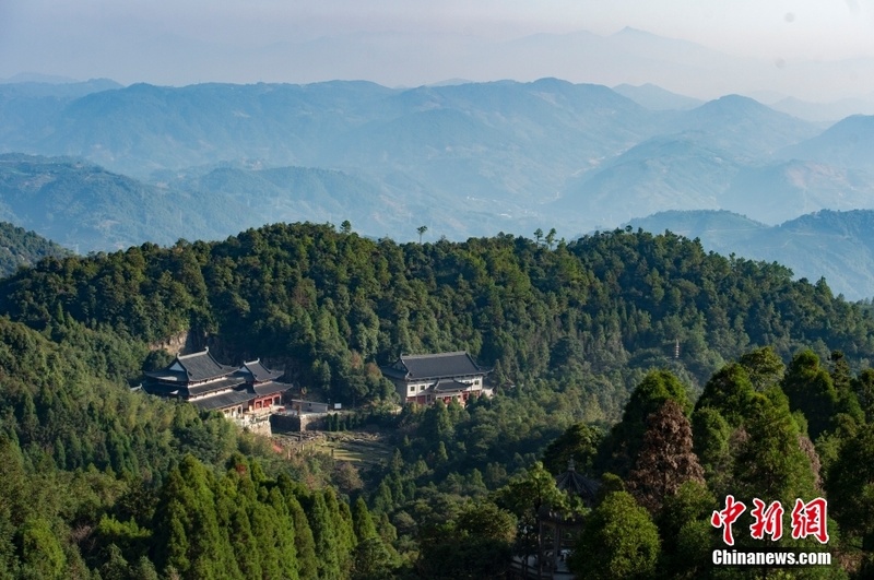 图为从太姥山远眺群山。<a target='_blank' href='/' >中新网</a>记者 李骏 摄 图为从太姥山远眺群山。<a target='_blank' href='/' >中新网</a>记者 李骏 摄