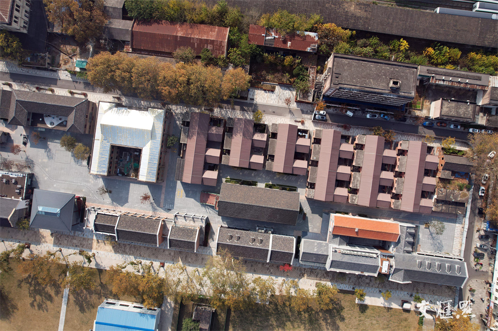 作为江苏省城市更新首批试点和南京市城市更新第二批试点，浦口火车站历史风貌区按照渐进式、织补式的“微更新”改造理念，分阶段分层次推进城市更新。