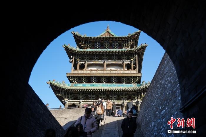 “江山如画”网上主题宣传活动(山西)采访团走进山西省晋中市平遥古城,感受古城魅力。 <a target='_blank' href='/'>中新社</a>记者 武俊杰 摄 “江山如画”网上主题宣传活动(山西)采访团走进山西省晋中市平遥古城,感受古城魅力。 <a target='_blank' href='/'>中新社</a>记者 武俊杰 摄