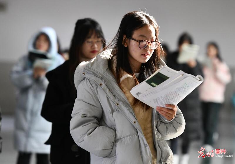 2024年全国硕士研究生招生考试 438万考生为梦想奋力一搏 2024年全国硕士研究生招生考试 438万考生为梦想奋力一搏