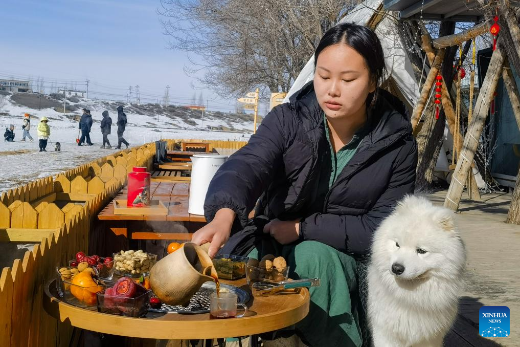 chinesepeoplespendspringfestivalholidayindiversifiedways