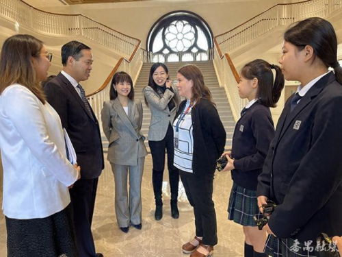 番禺区委书记黄彪到广州博萃德学校和番禺中学实验学校调研