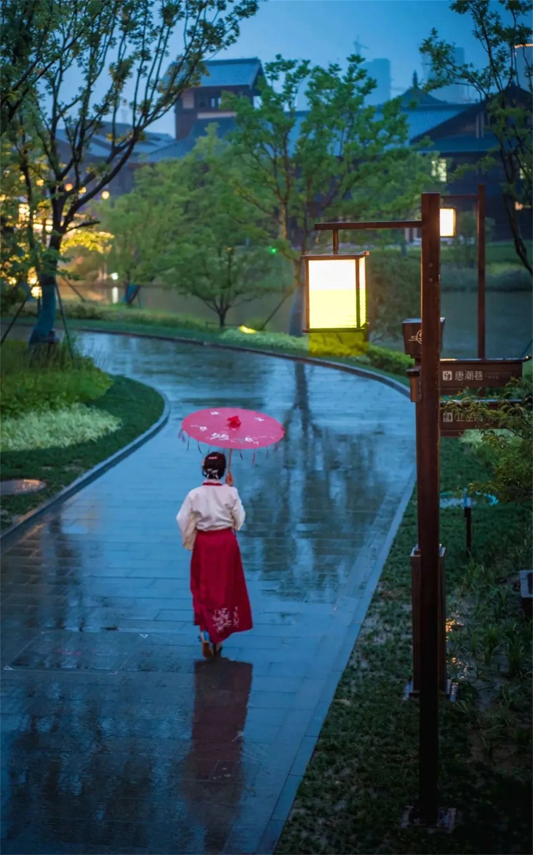 烟雨江南春来还是金陵好