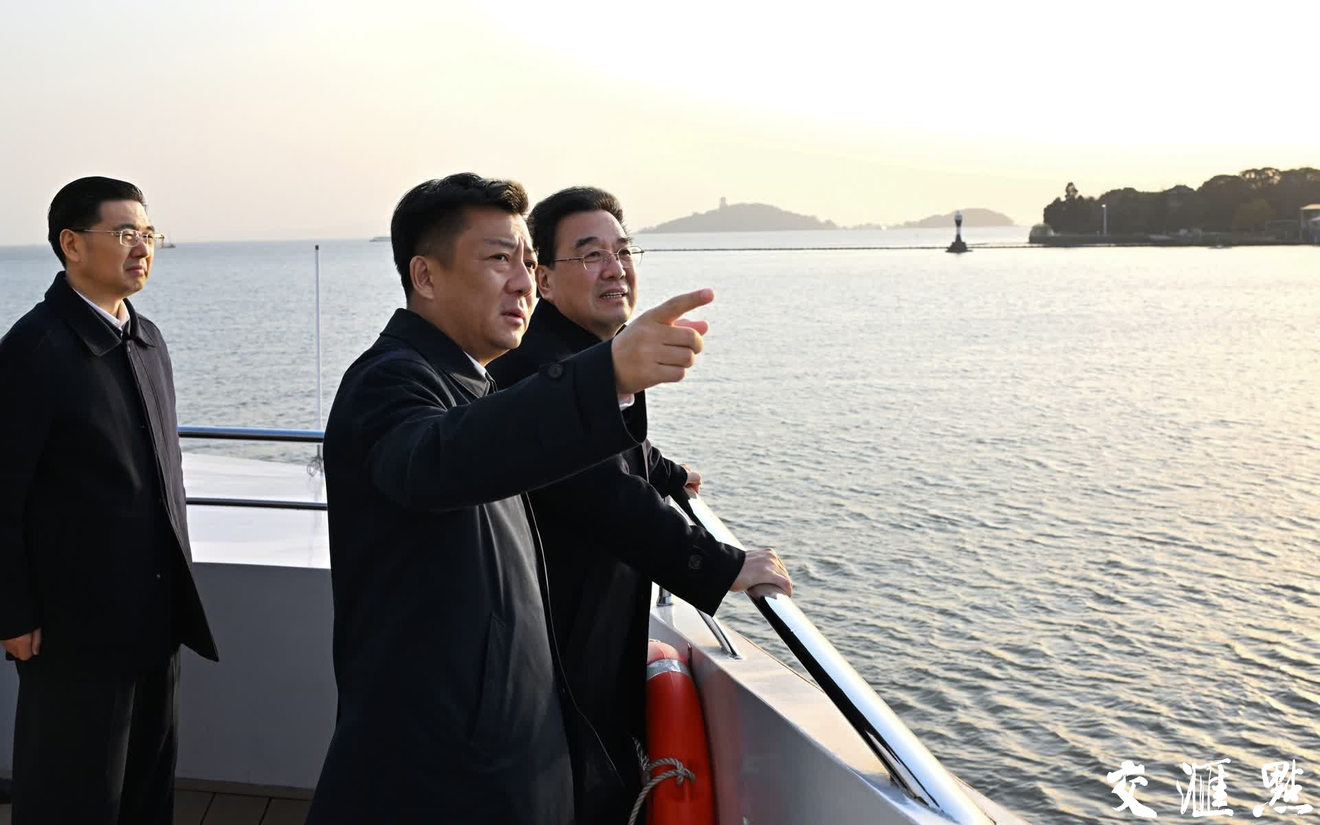 做好创新文章催生新产业新模式新动能努力在发展新质