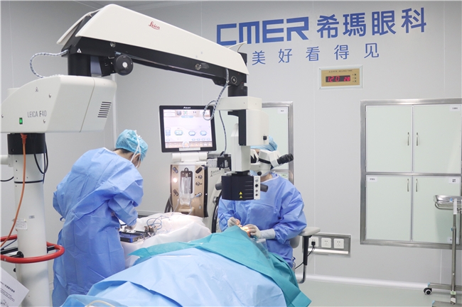 广东省首例珠海希玛眼科成功完成tecnis新无级64散光人工晶体植入