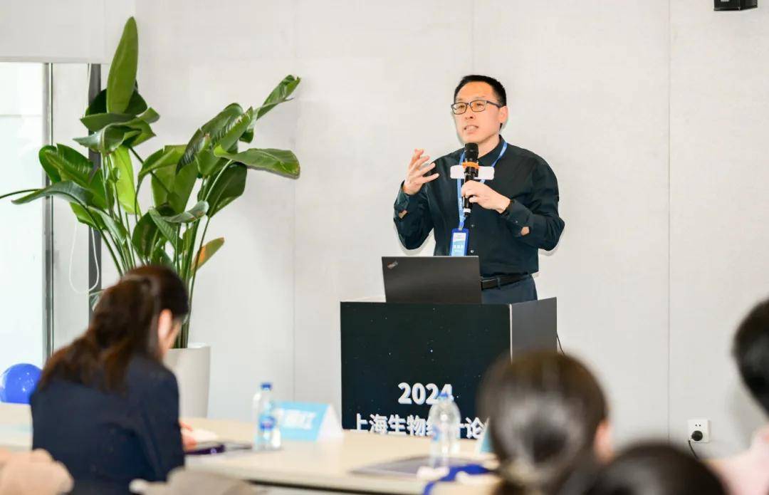 复旦大学附属中山医院生物统计室主任黄丽红分享了阴性对照在临床研究