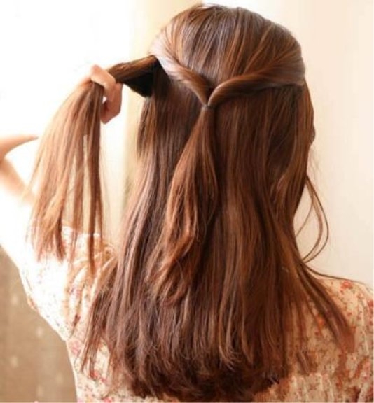 少女感,在发型上费了一番苦功夫,通过改变发际线,发质,头发颜色和发量