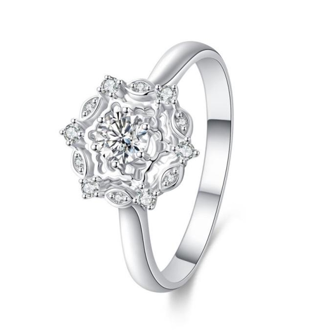 520送女朋友什么礼物比较有心意?不妨用老凤祥钻石饰品传递爱意