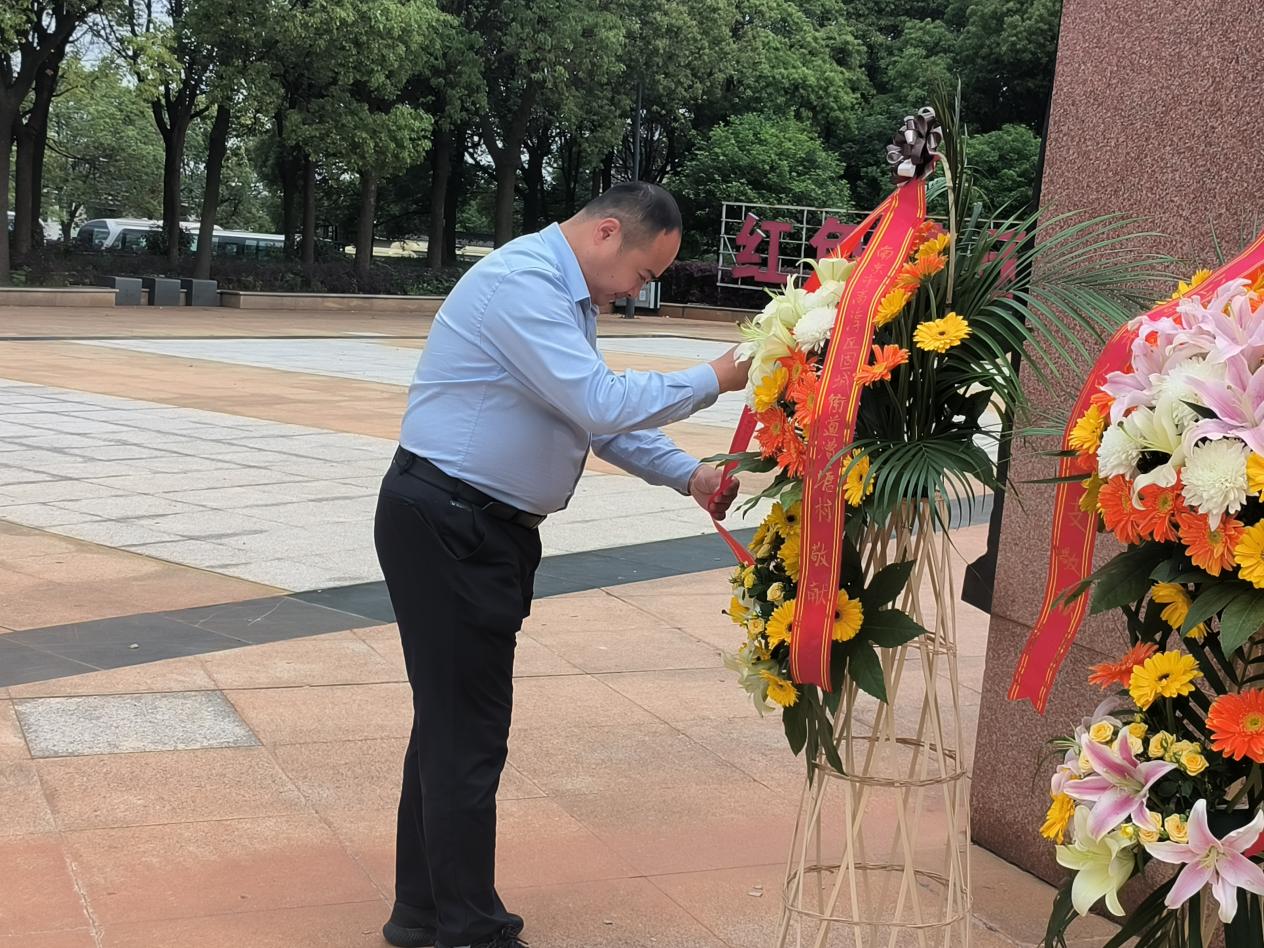 高淳固城街道漕塘村开展"重温革命路,传承红色魂"主题活动